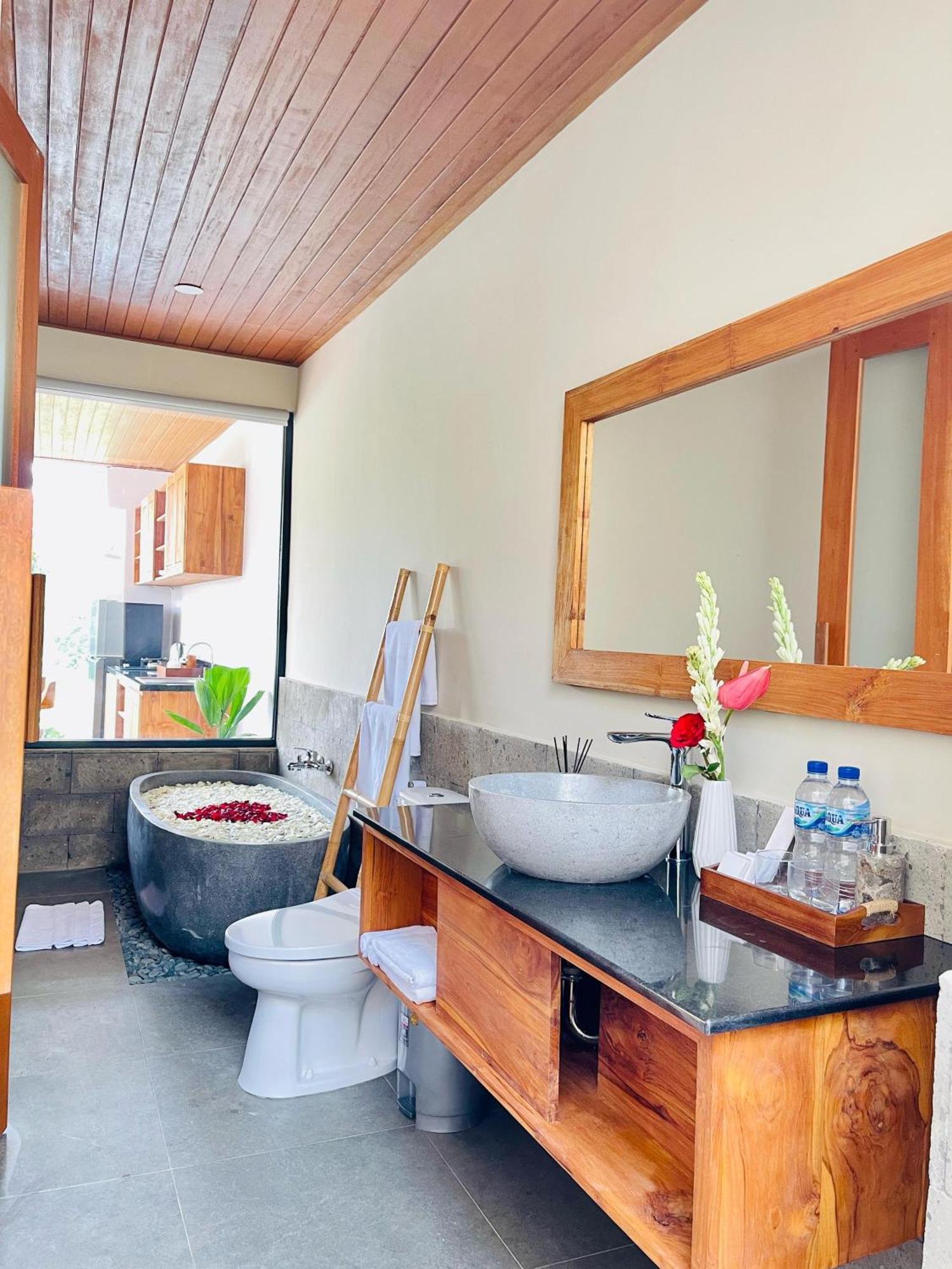 The Madawa Suites Ubud Esterno foto